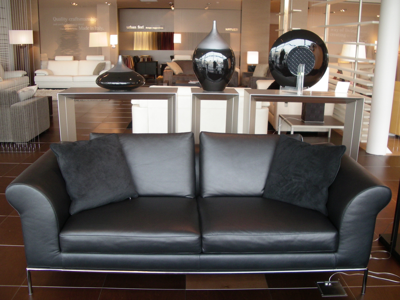 Natuzzi store Vincents
